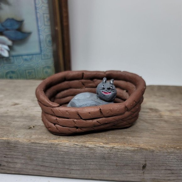 Gray Kitty Cat in Basket Figurine - Picture 2 of 10